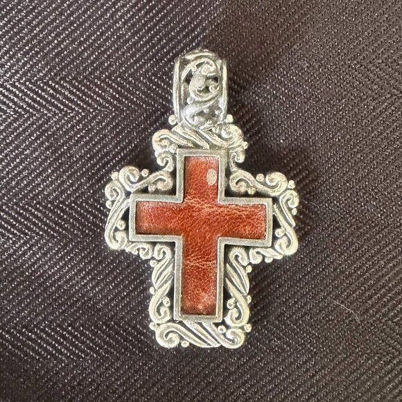 Jewelry - Gorgeous Cross Pendant Sterling Sivler 925